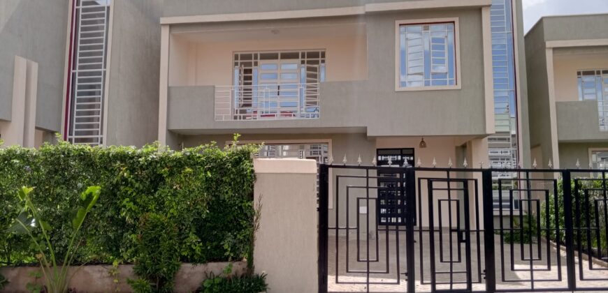 4 bedroom all ensuite, dsq plus private room